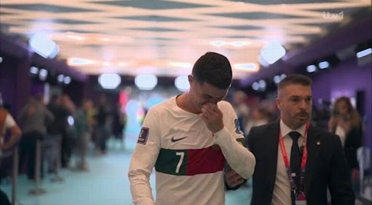    Роналду покинул поле в слезах Фото: ITV Sport