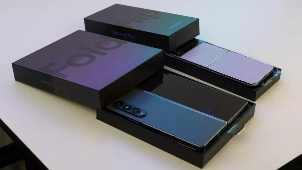      Ожидается снижения продаж гибких смартфонов в 2023 году