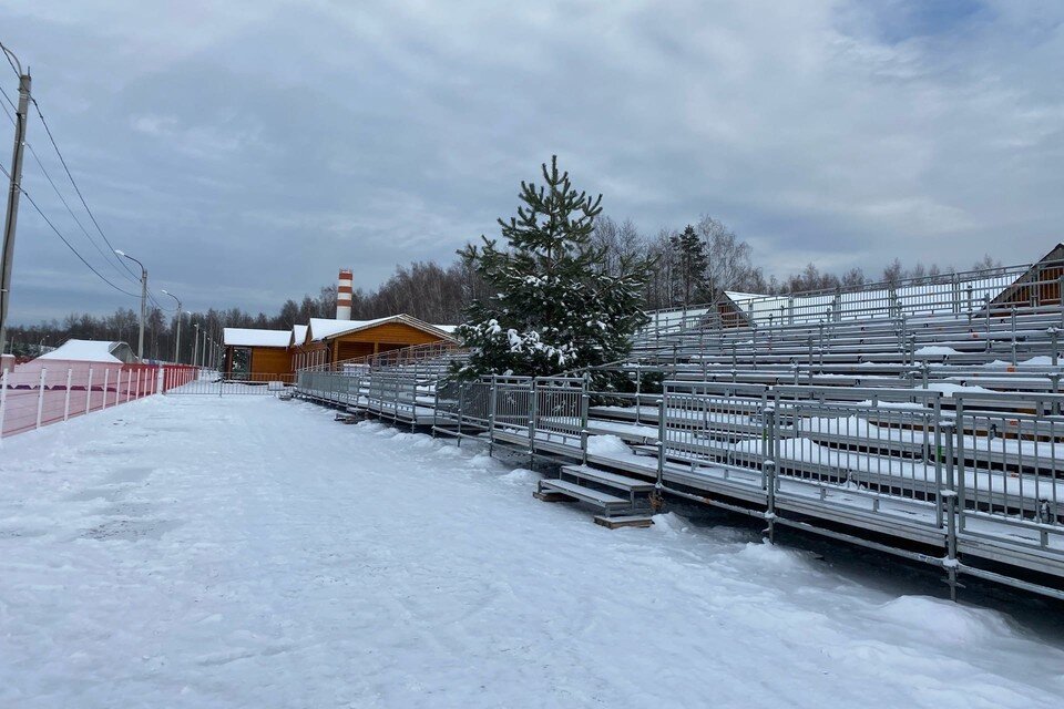     Трибуны на 3 тысячи человек для любителей биатлона в Рязани уже готовы. Вот только далеко не все рязанцы смогут пронести на них. Фото: биатлонный комплекс «Алмаз».