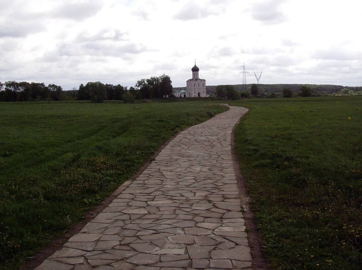 Дорога к Храму Покрова Пресвятой Богородицы на Нерли и Боголюбский луг.