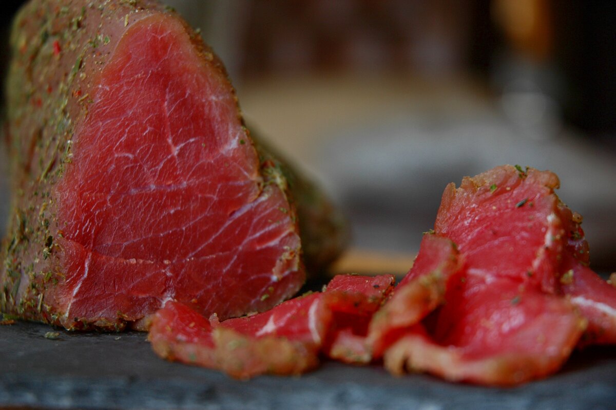 Соленая говядина. Карне салада. Карне салада carne Salada. Засоленное мясо.