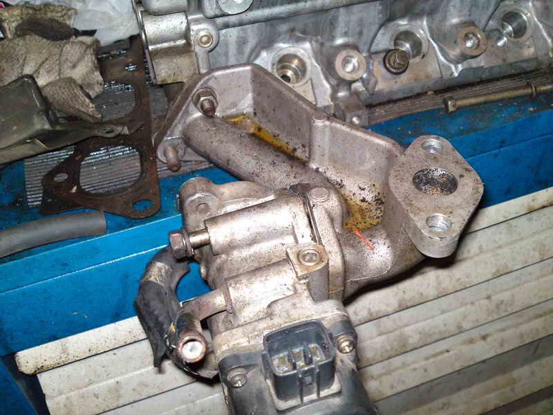 Вид клапана ЕГР на снятой головке