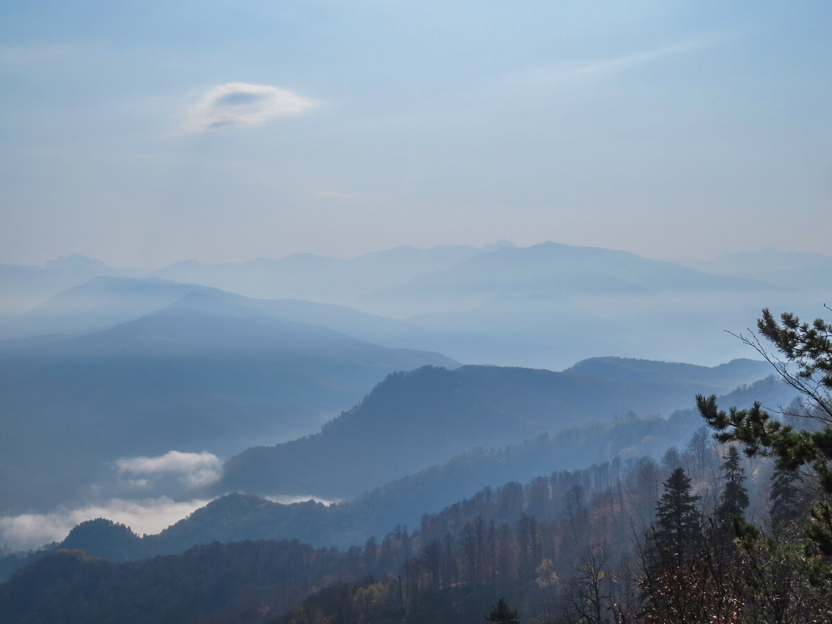 Раннее утро в горах