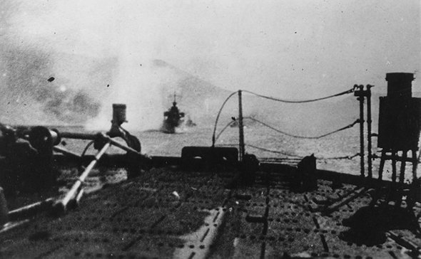 Французская эскадра под огнём в Мерс-эль-Кебире, 3 июля 1940 года