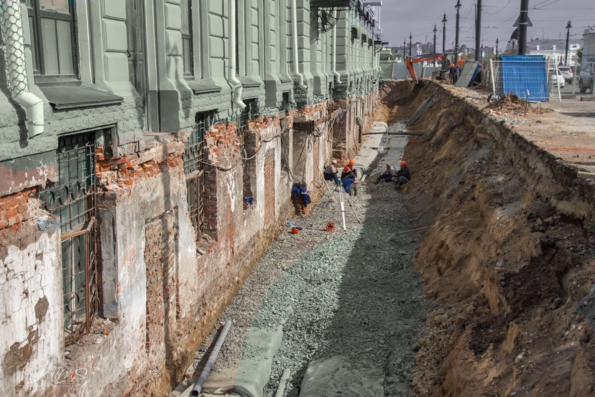 закопанные здания москвы