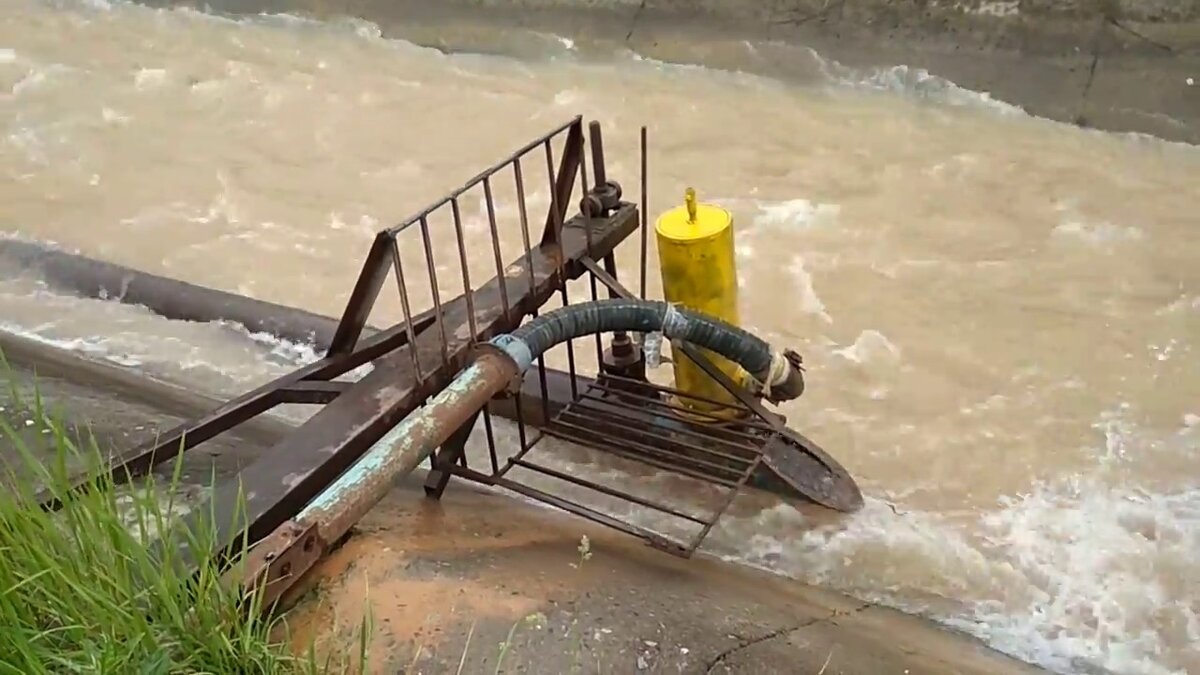 Гидротаран. Насос, качающий воду для полива без электричества и топлива