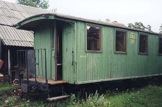 С большим трудом удалось мне найти в интернете фото вагона хоть приблизительно похожее на тот, в котором мне пришлось ехать...