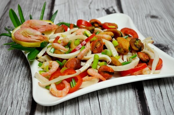 салат с морепродуктами