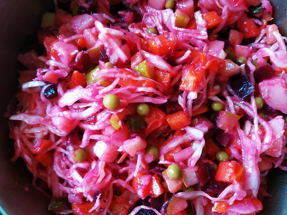 Если так дело пойдёт, то муж мне на шею сядет. Не всё же мне на его шее сидеть. Справедливость должна же восторжествовать.