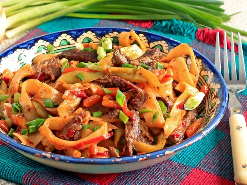 Цуйван (лапша с мясом и овощами)