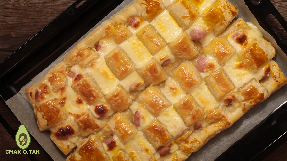 Пирог из сосисок и сыра