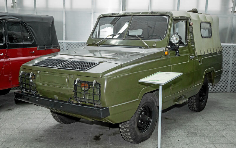 Автомобиль-амфибия УАЗ-3907 Ягуар