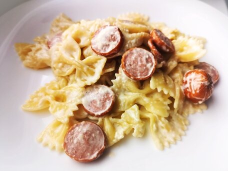 Макароны с сосисками и сыром на сковороде в сливочном соусе 10.05.2020
