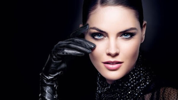 Источник: http://visagistprofi.ru/makiyag/rokovaya-zhenshhina-kakaya-ona/