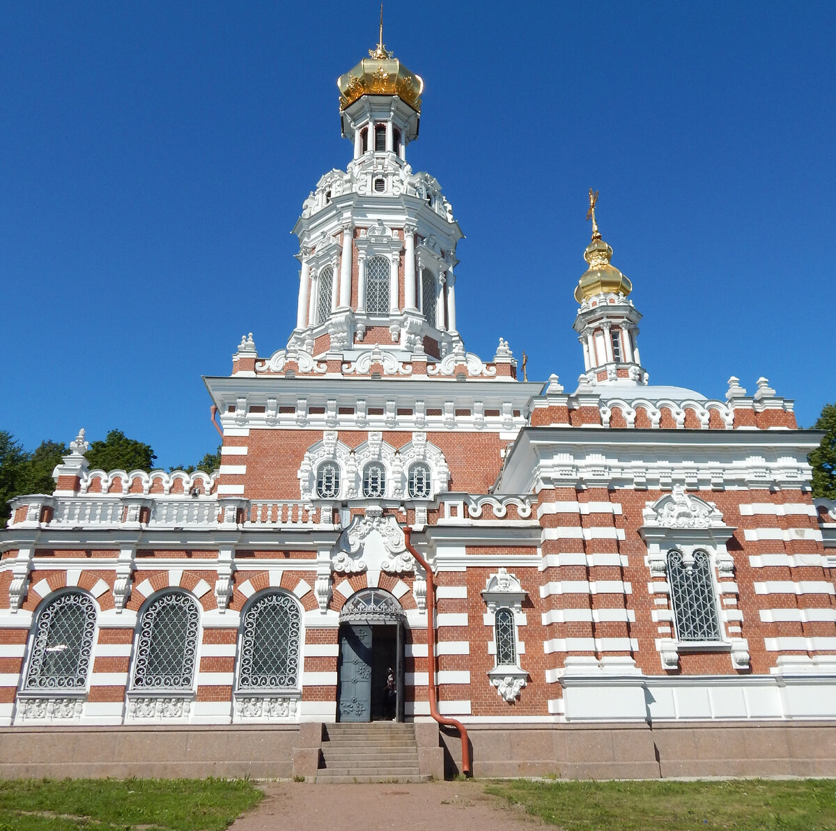 Прогулки по Петербургу: от Среднего проспекта В.О. до Смоленского кладбища  (часть 2) | ПОЕЗДКИ в Петербург ☔и не только | Дзен