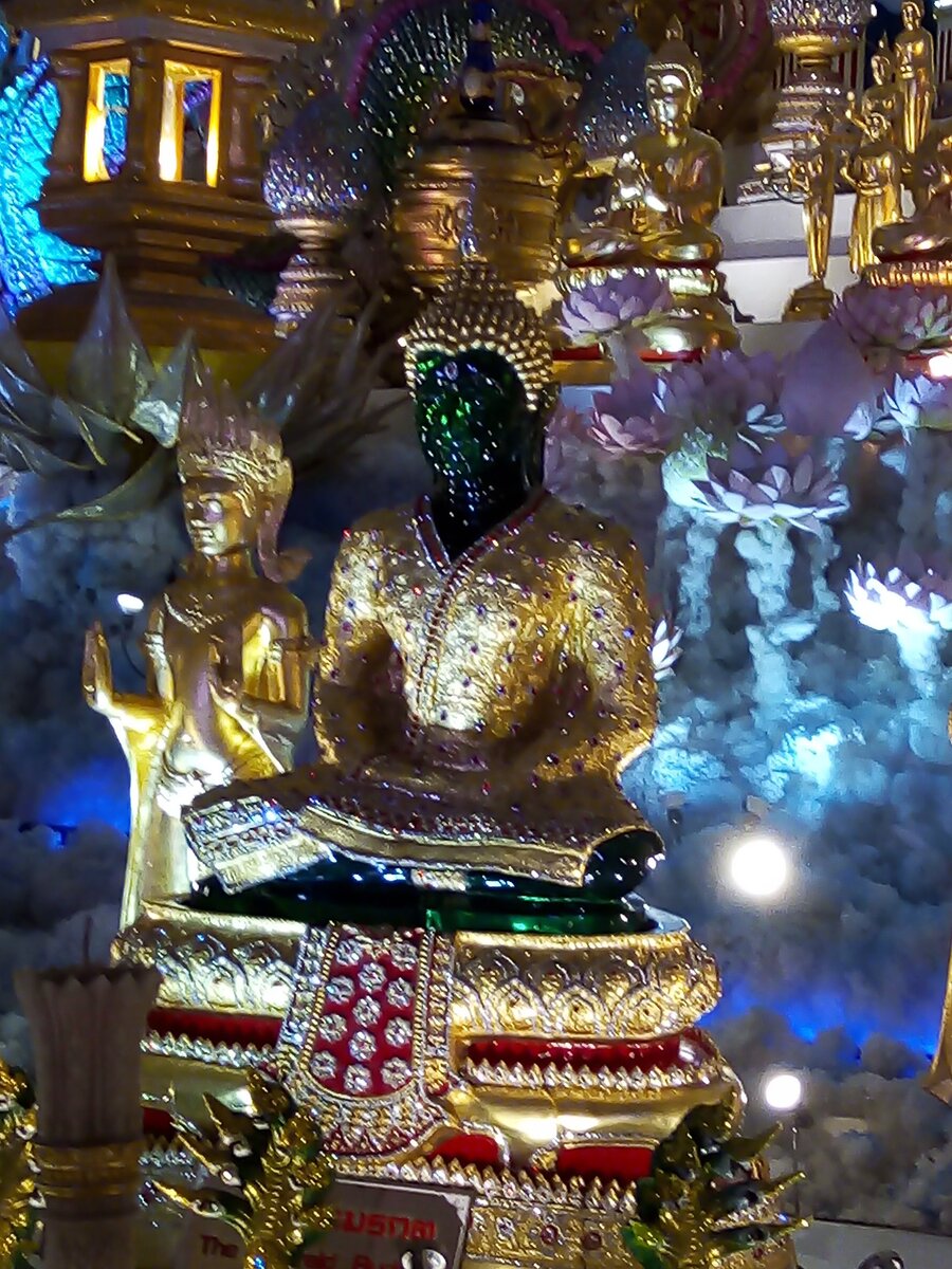 изумрудный будда в бангкоке