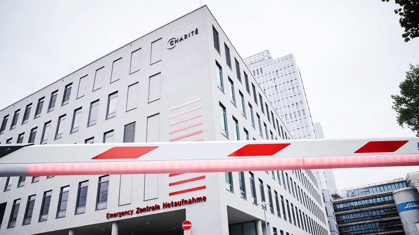 В Вашингтоне полагают, что ответственность за «отравление» Алексея Навального якобы веществом из группы «Новичок» несут сотрудники ФСБ России, сообщает телеканал CNN со ссылкой на официального представителя Госдепартамента США. 