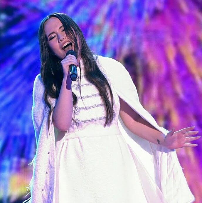 Победительница проекта "Голос 9" Яна Габбасова. Источник: трансляция "Первого канала".