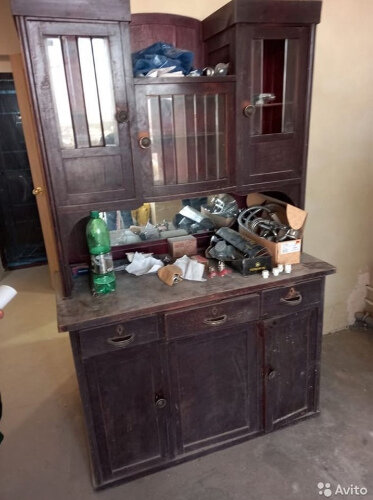 Кто любит старые вещи, тот понимает ценность этого буфета, купленного почти даром на Авито. Фото хозяйки, Олеси Полынской