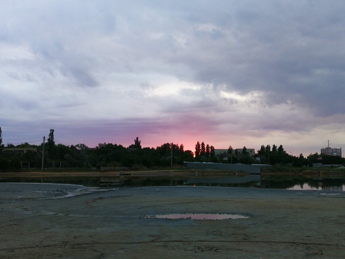 Озеро самро впадина. Озеро ворожеич. Эвтрофное болото. Страшная река. Озеро некрасивое.