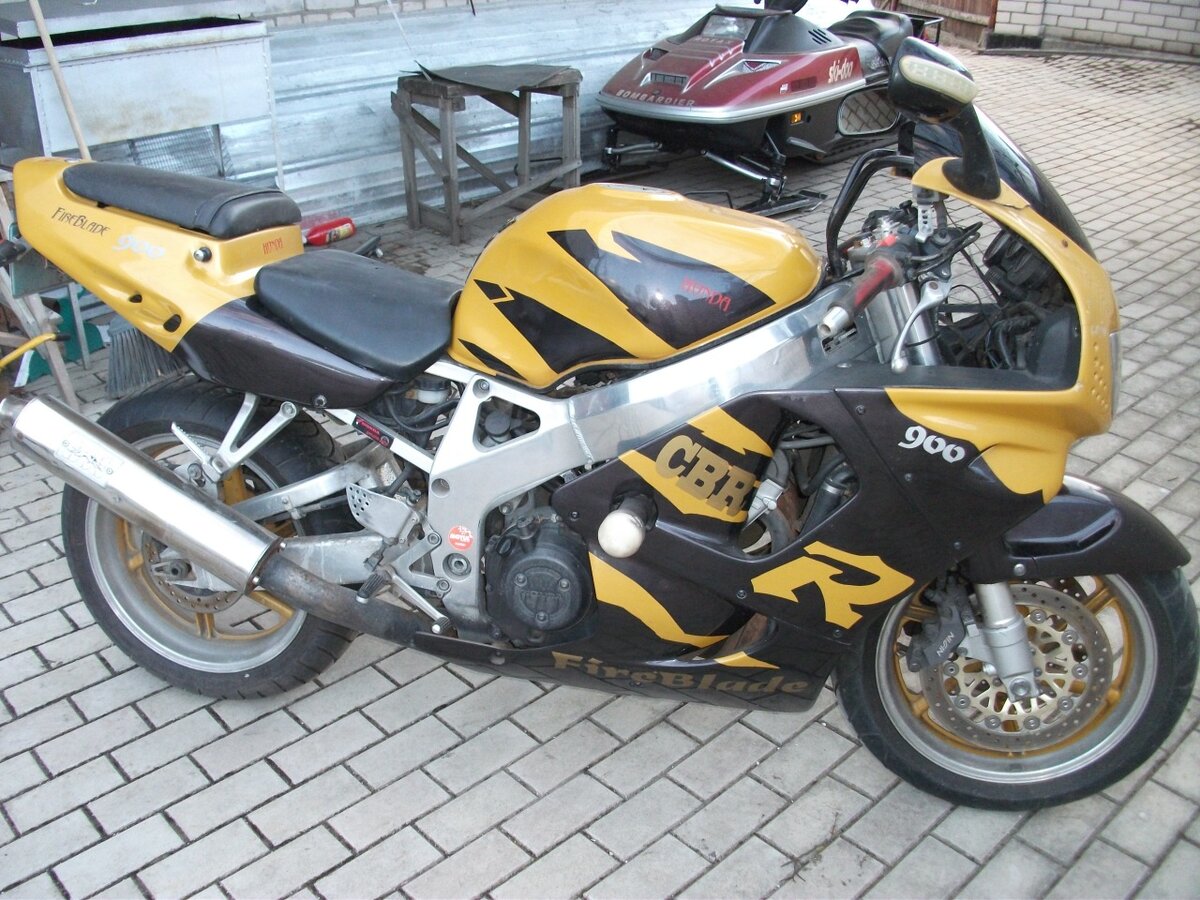 HONDA FIREBLADE 929 RRT    ФРАНЦИЯ г. МАРСЕЛЬ :)