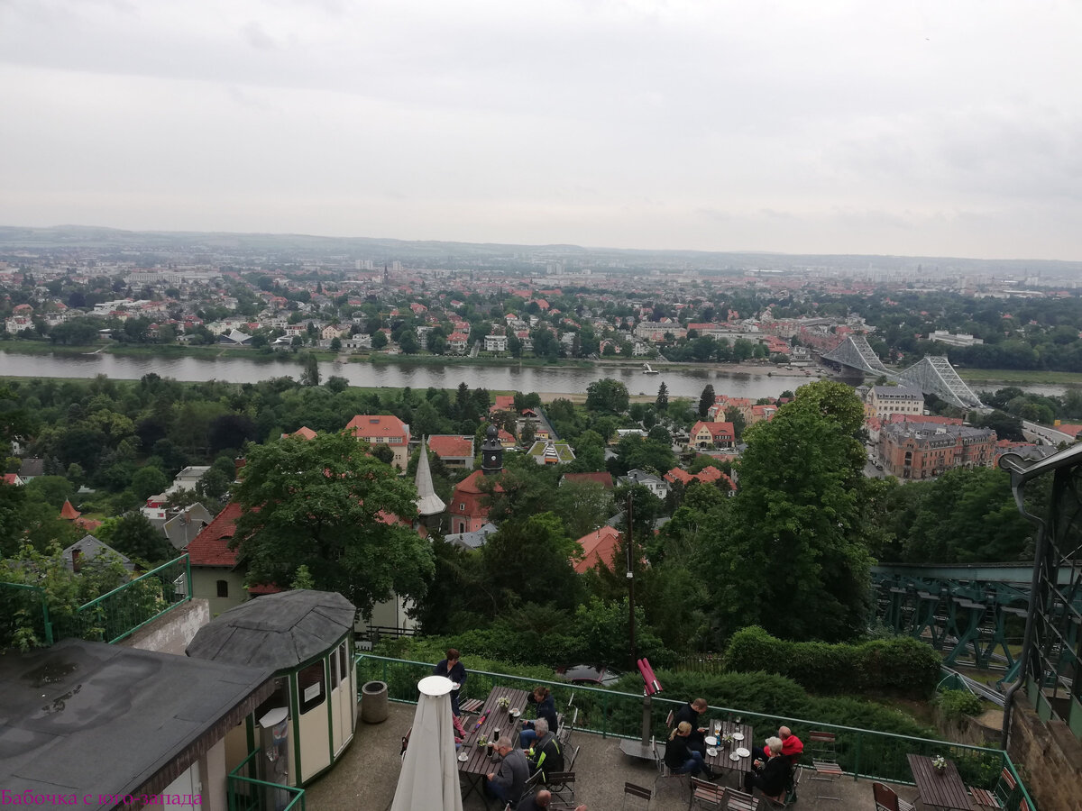 смотровая площадка кафе с видом на центр Дрездена, р. Эльбе