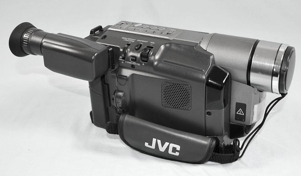 Камера 90. Видеокамера JVC gr-sxm180. JVC super VHS Camera. ВХС камера JVC. Видеокамера VHS Panasonic 1990.