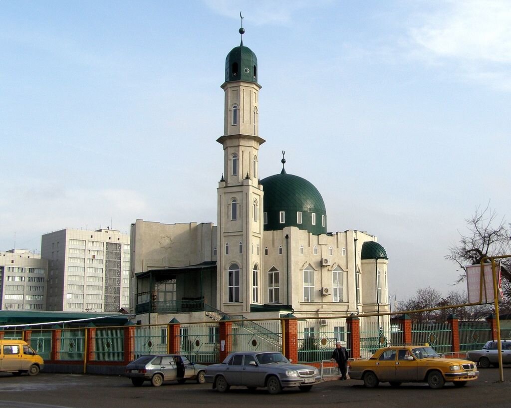 Старая центральная мечеть в Грозном.