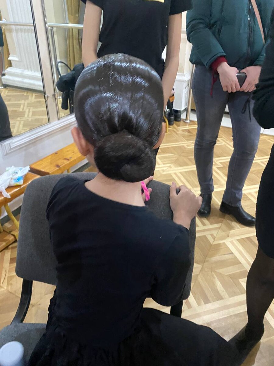 Дочь со свежей турнирской прической