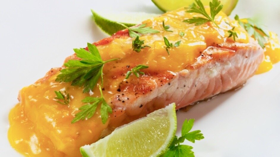 Огненная семга с лимонно-манговым желе.