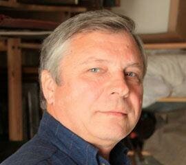 «…Масштабность работ поражает, что вообще характерно для картин батального жанра. Серьёзный баталист выступает не только как баталист, но и как тонкий и пытливый историк и исследователь. Для А. Аверьянова существенен не только пафос многофигурного сражения, но и каждая деталь в изображении битвы и её участников. От того работы художника удивляют органическим единением завершённой композиции, верности истории и живости палитры, делающих зрителя отнюдь не посторонним наблюдателем.» Из книги «1000 русских художников. Большая коллекция» М.: «Белый город», 2006