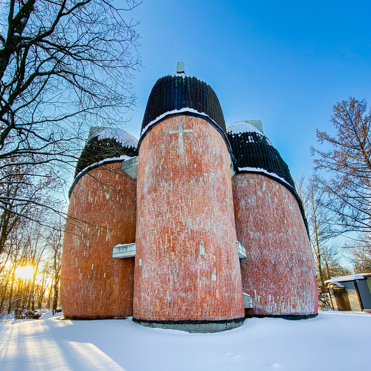 Экс-музей фанерного комбината, а ныне церковь