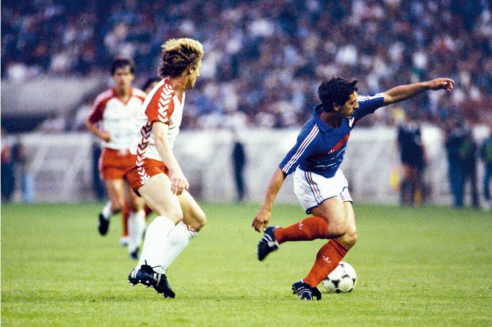 Алан Жиресс в матче со сборной Дании. Источник: uuu.gtaserv.ru