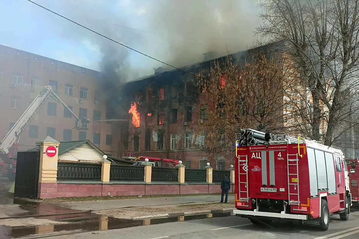 Пожар по какому адресу. НИИ Минобороны Тверь пожар. ЦНИИ Тверь пожар. НИИ Минобороны Тверь. Здание НИИ Тверь