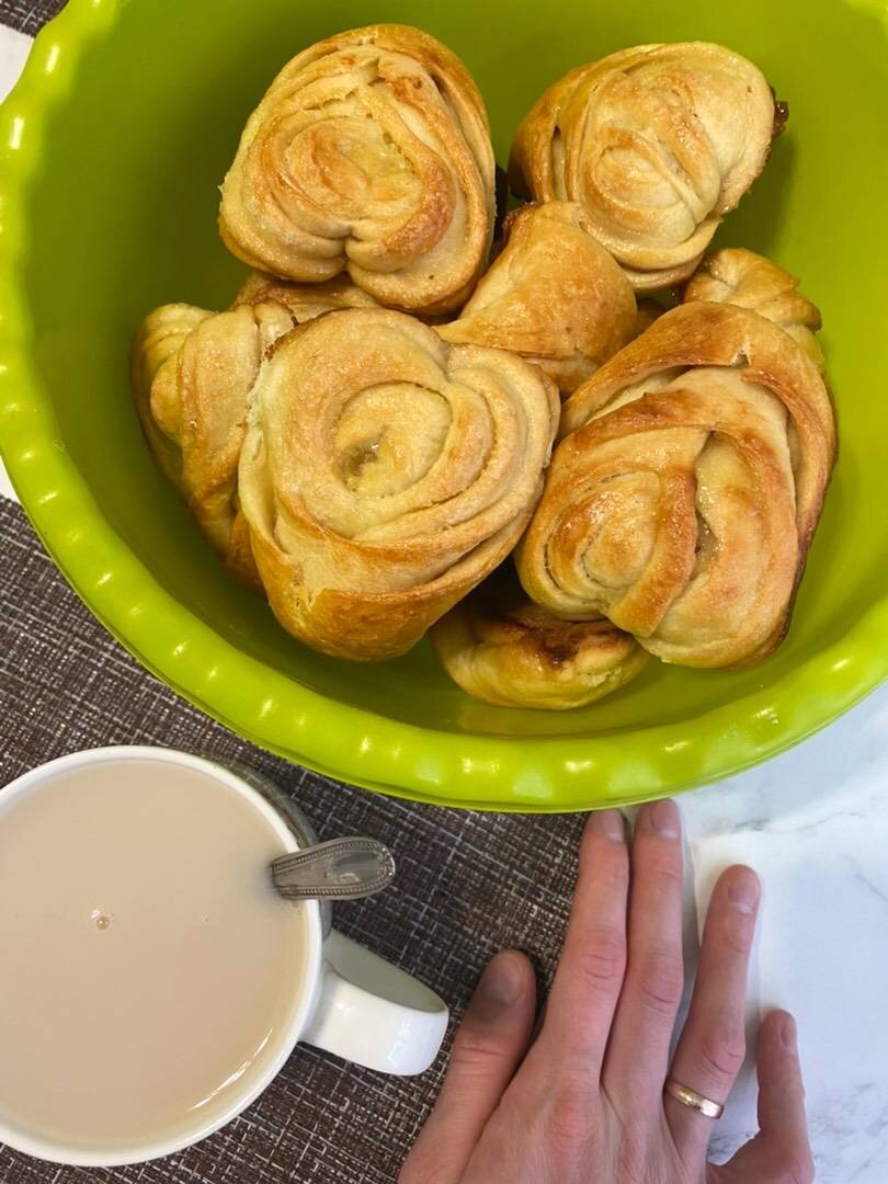 Плюшка московская. Сахарные плюшки. Сдоба обыкновенная. Московская булочка. Булочка московская плюшка.