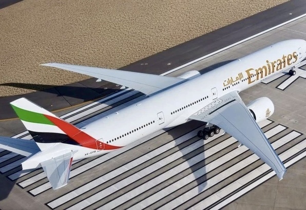 Добраться до Европы можно обходными путями — например, через Дубай, с помощью авиакомпании Emirates