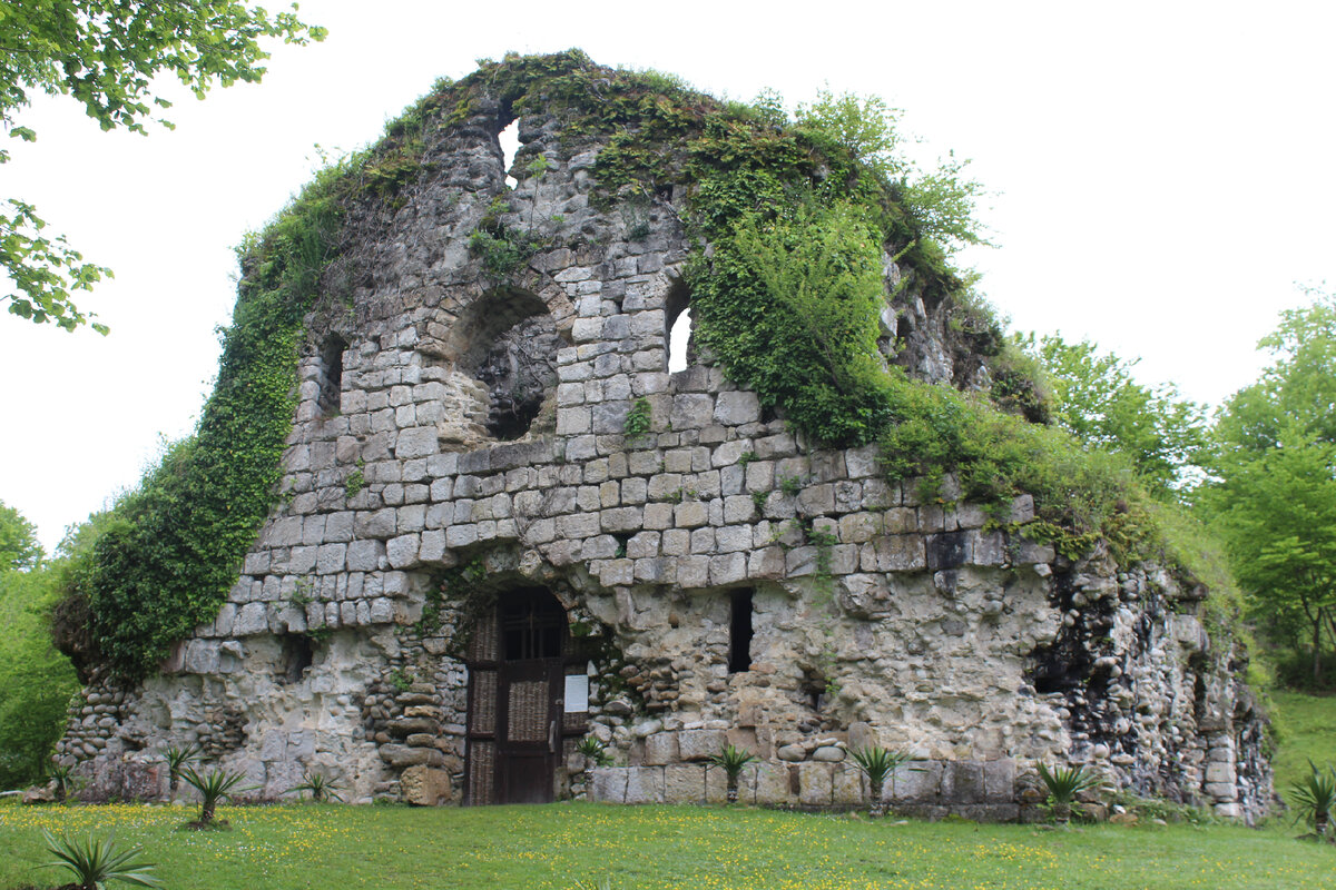 Храм Амбара, вид лицевой.