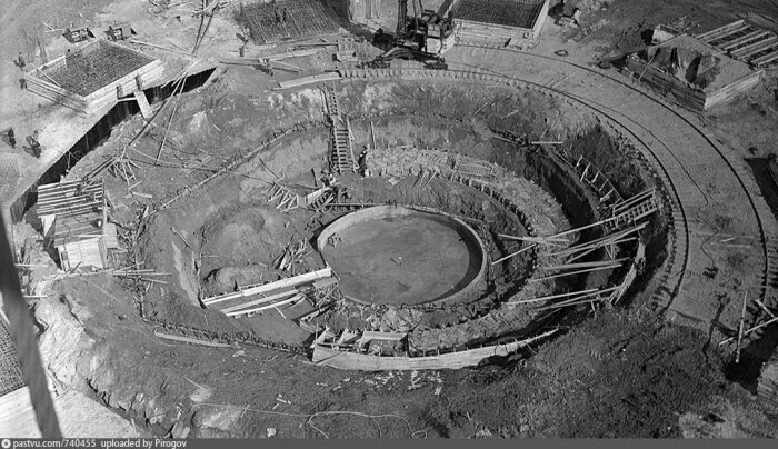 Строить начали в 1960 году. /Фото: pastvu.com.