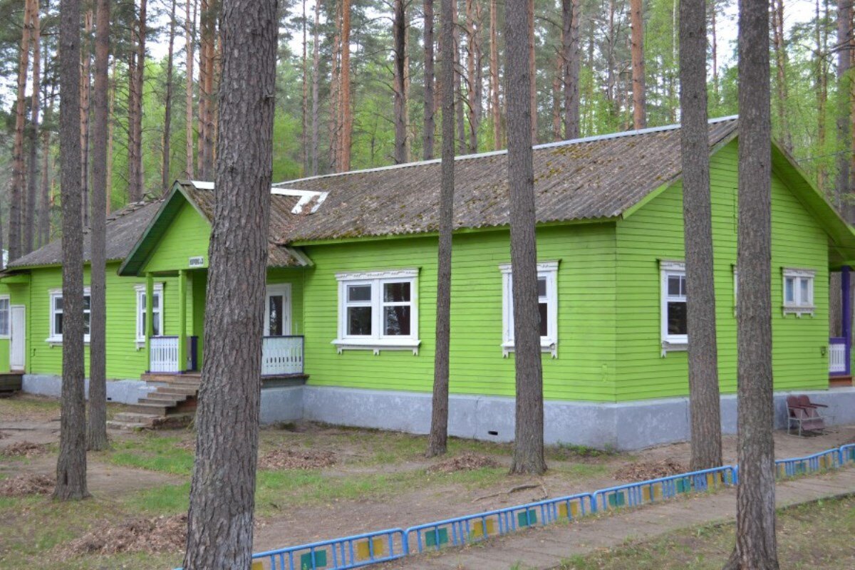 Администрация загородные лагеря. Детский лагерь Отмичи. Загородный лагерь. Детский загородный лагерь. Лагерь домики.