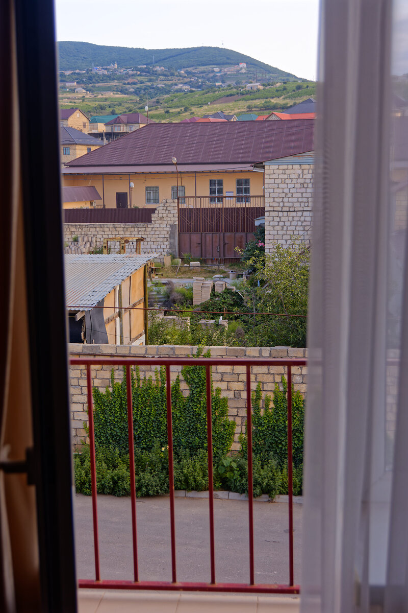 267. Балкон и вид из номера на село Сабнова