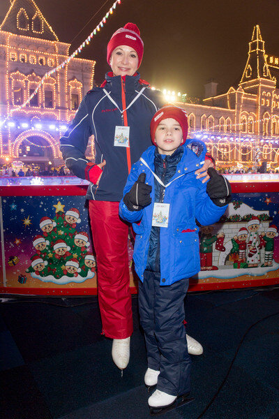 Сын Ольги Кабо и Николая Разгуляева с мамой / Фото: Legion-Media