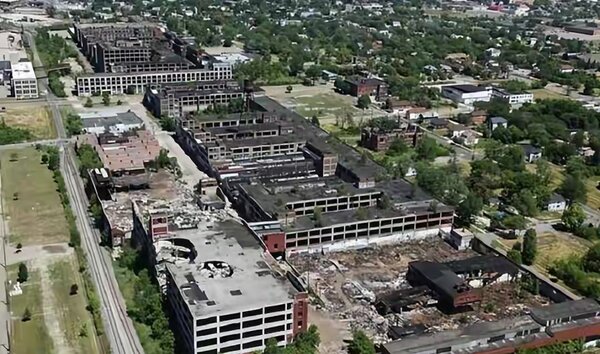 20 de locuri abandonate și pustii care te vor face să fii martor la puterea nemărginită a naturii