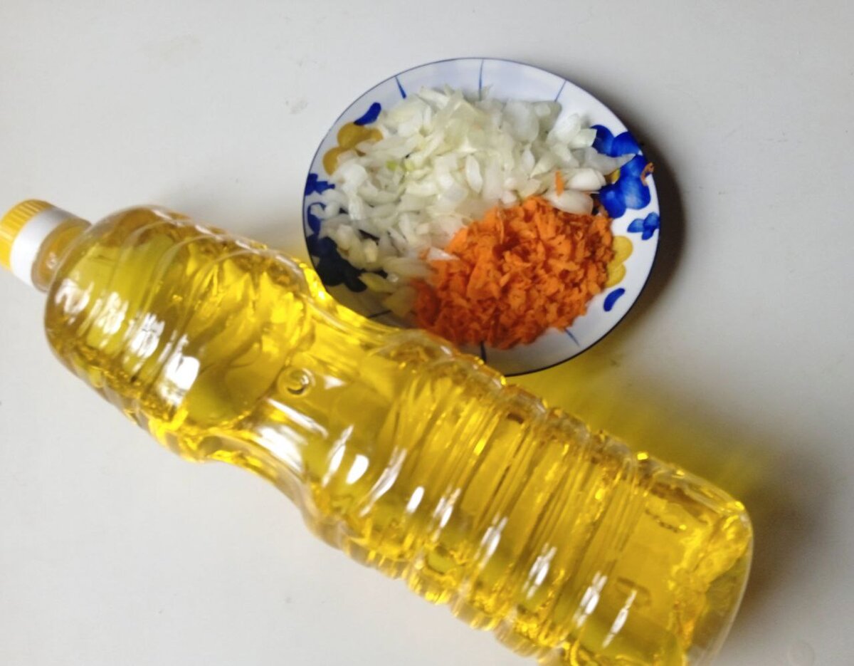 Готовим вкусную зажарку: что правильнее жарить сначала, морковь или лук ...