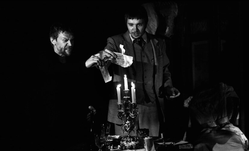 Андрей Курилов и Михаил Калиничев в спектакле «Настасья Филипповна» в МНДТ