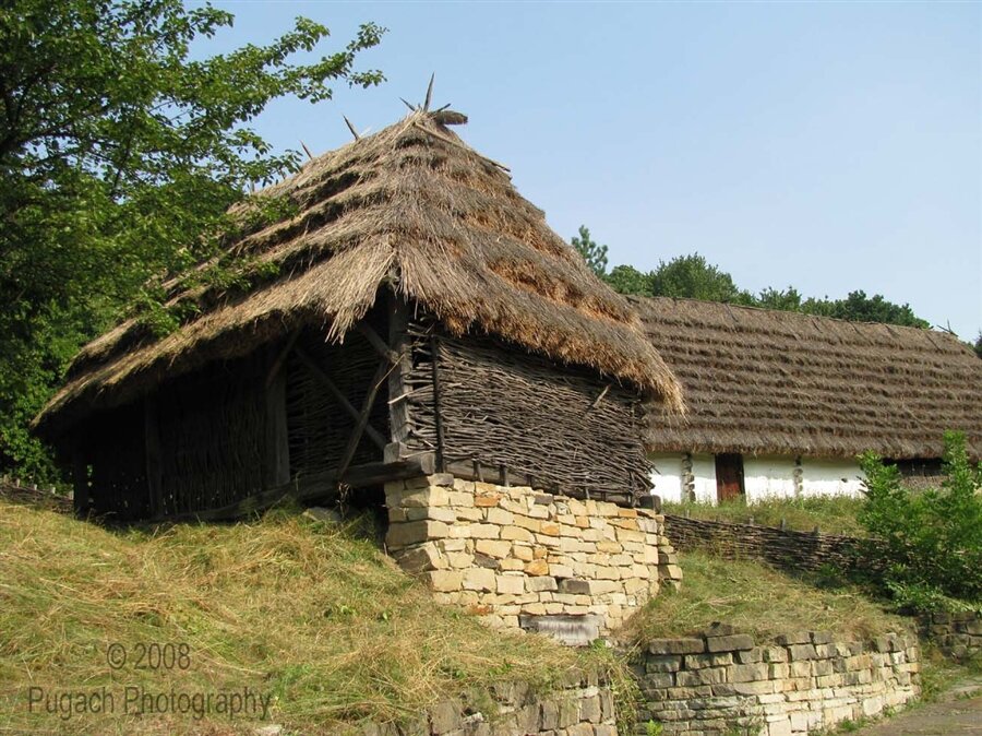 Дом из прутьев на юге России