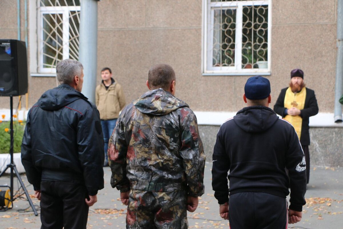  📷    В Орске еще троих мобилизованных торжественно проводили на боевую подготовку Кристина Просвиркина