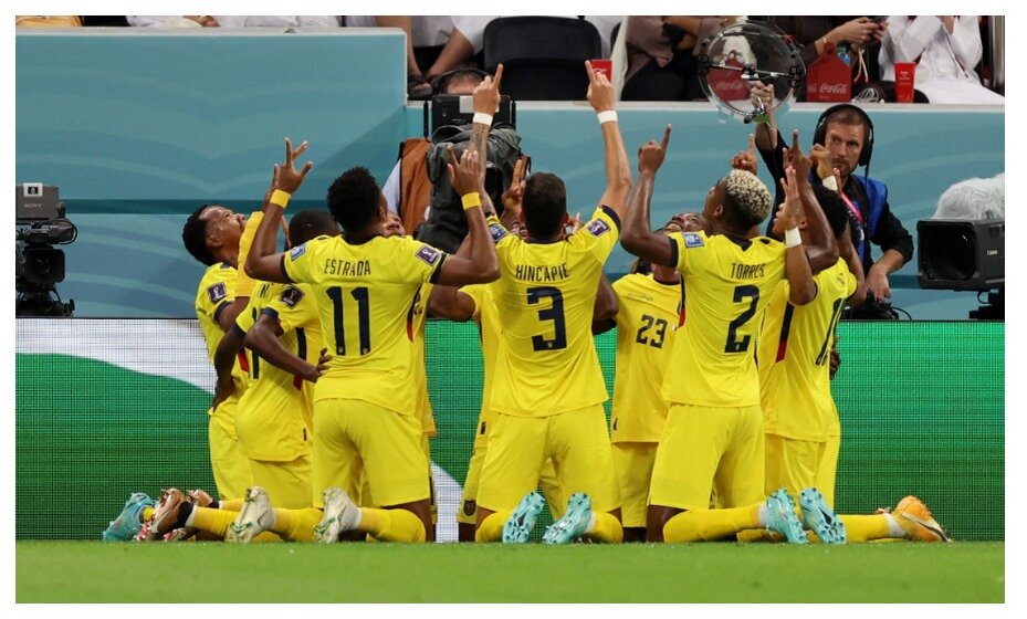    Футболисты Эквадора традиционно празднуют гол. Фото: Reuters