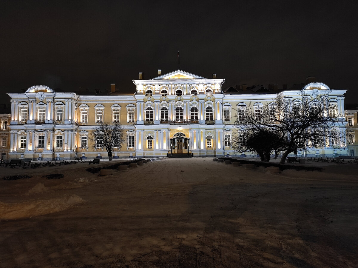 Vorontsov Palace - a palace in the central part of St. Petersburg, Located on Ga