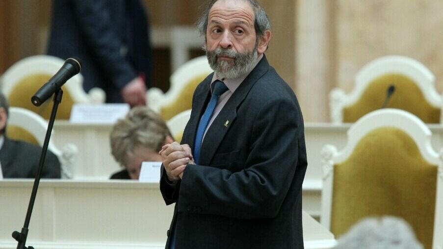     В отношении депутата заксобрания Санкт-Петербурга Бориса Вишневского (на фото) и его бывшего коллеги Максима Резника составили протоколы о дискредитации российской армии - поводом послужили публикации «о городе Буча». Материалы дела поступили в Василеостровский районный суд.