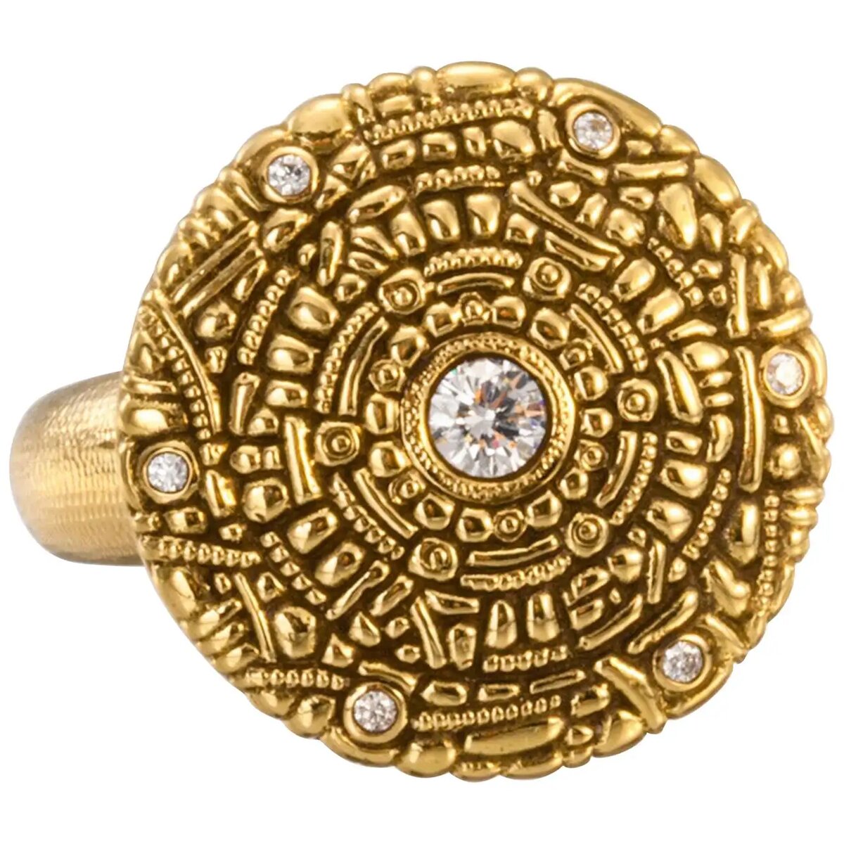 Из мастерской Алекса Шепкуса в Нью-Йорке - кольцо Щит из 18-каратного желтого золота с 7 блестящими бриллиантами. 